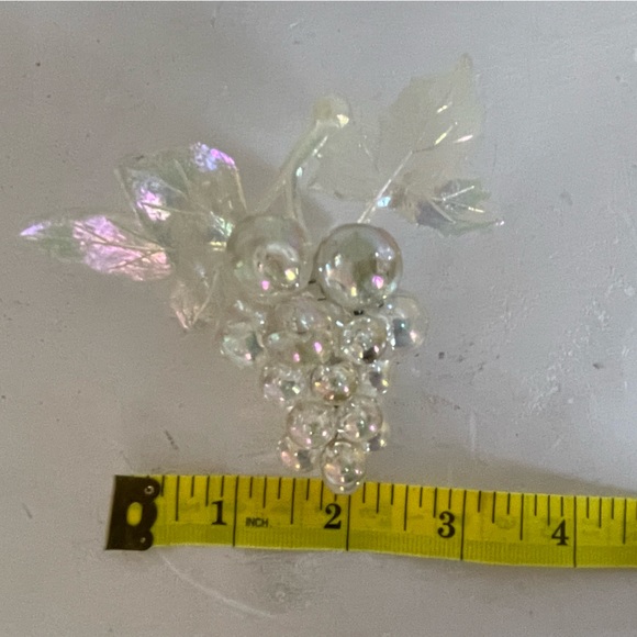 Strung Glass Iridescent Bunch of Grapes clear 1970’s Ornament - Picture 5 of 7